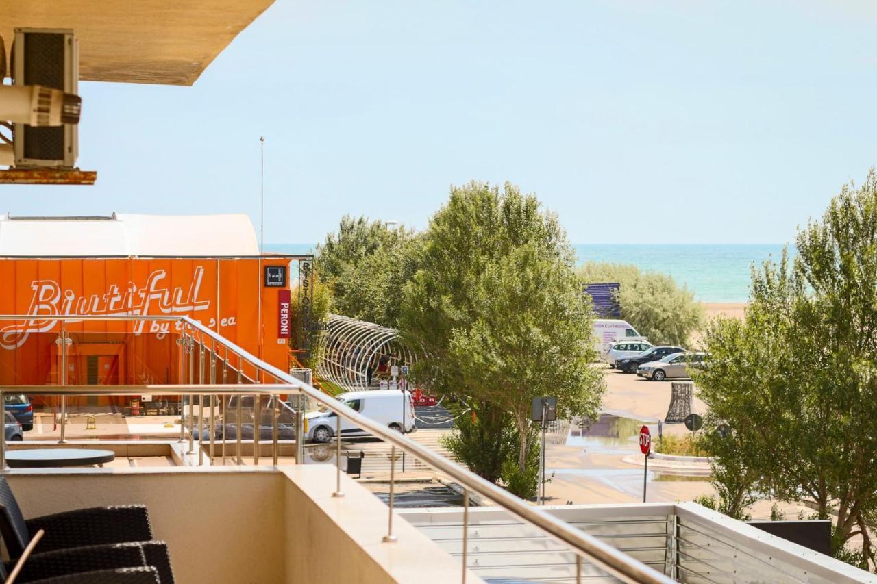 Fratelli Apartments Summerland Мамая Екстериор снимка